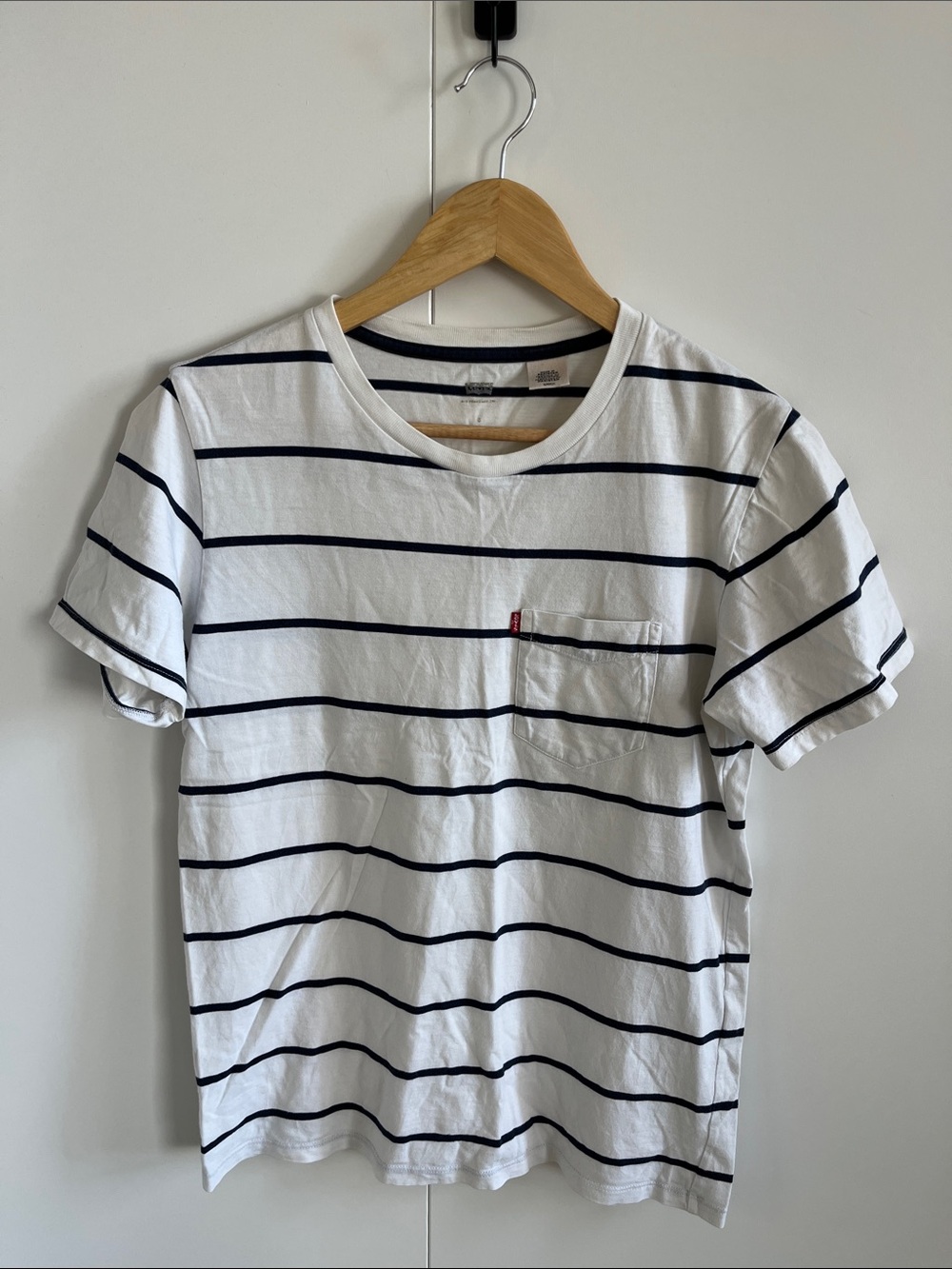 Levi's White Navy Striped Pocket Tee